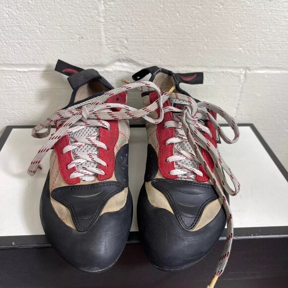 Red Chili Corona Red Black Climbing Shoes Lace up Men's Size 6.5 UK/40 EU - Picture 1 of 10